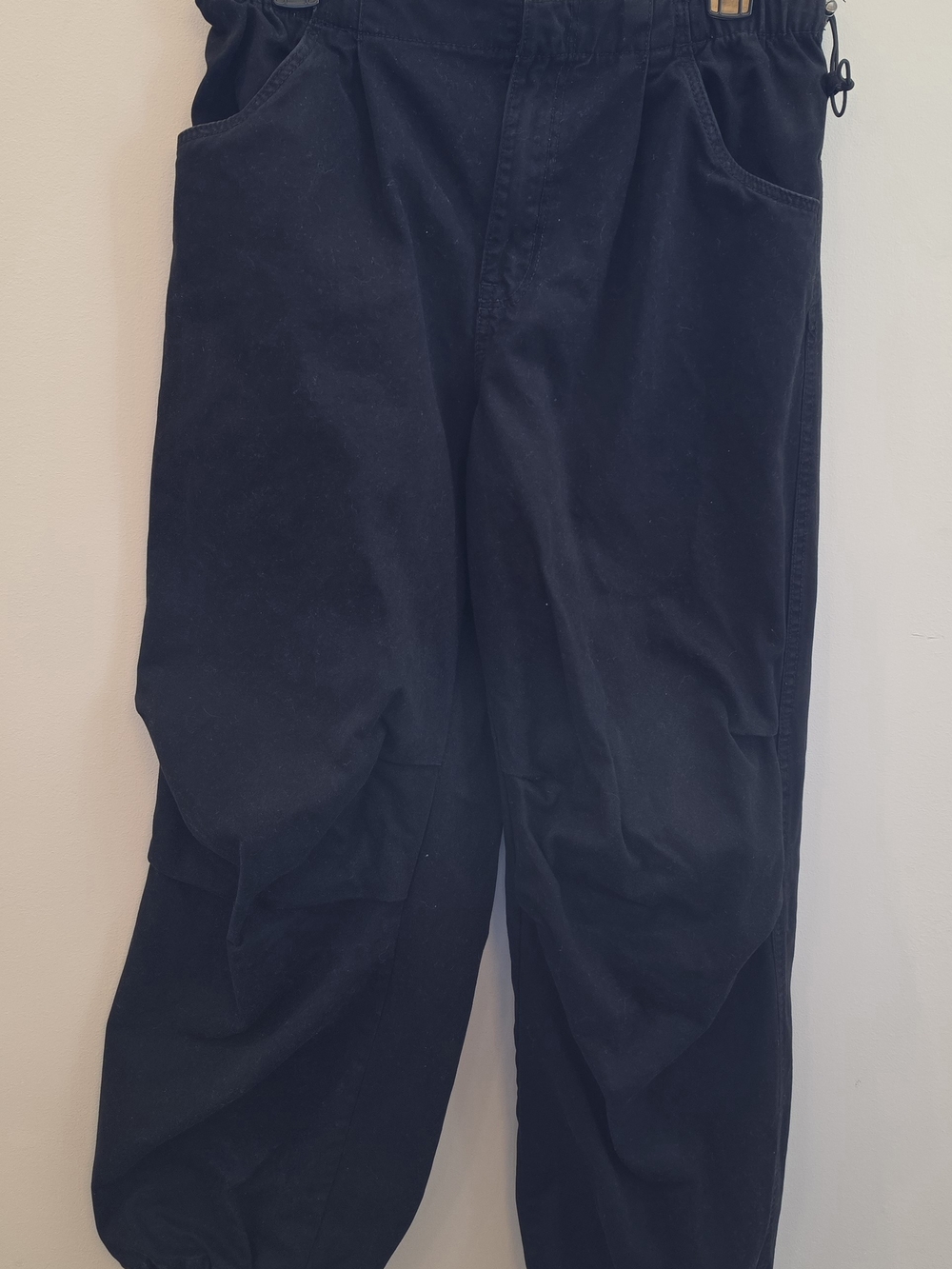 BershkaParachute Black Cargo Pants with Drawstring Waist